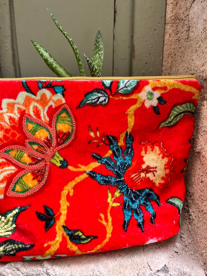 Trousse de maquillage en velours rouge brodée Palme