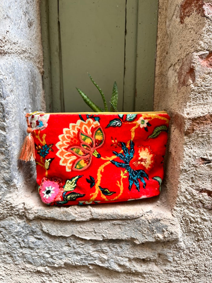 Trousse de maquillage en velours rouge brodée Palme