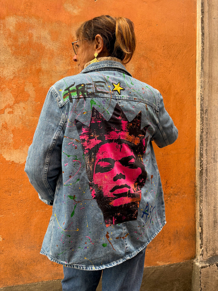Veste en jean customisée Basquiat Street Art