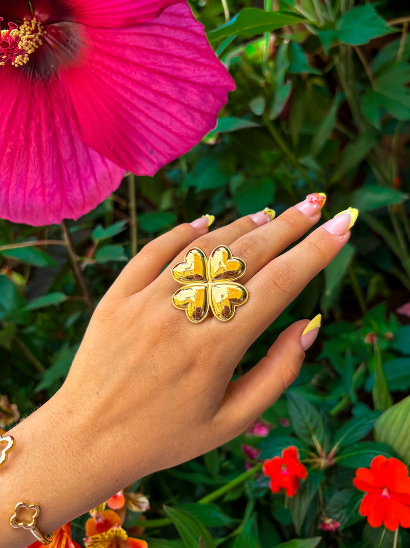 Bague trèfle doré en acier inoxydable – Élégance & porte-bonheur