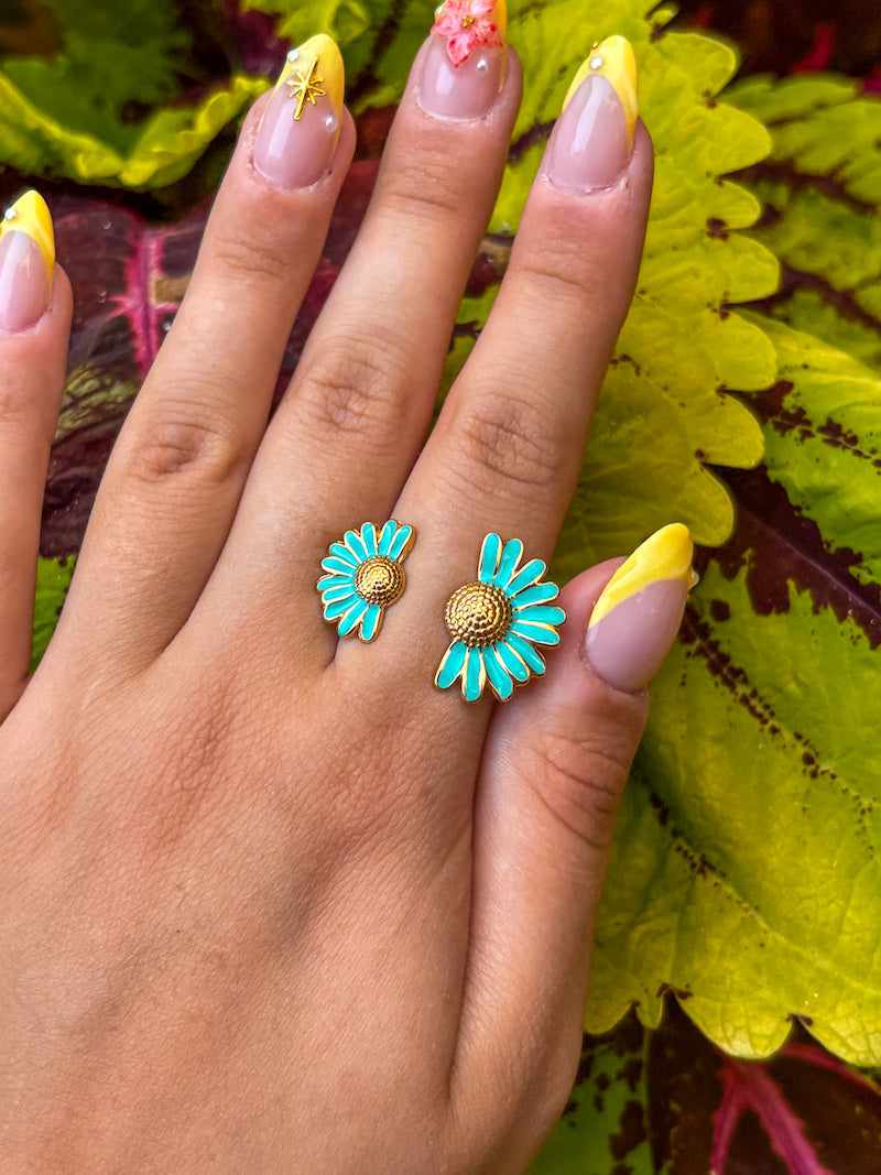 Bague pâquerette bleue en acier doré – Fraîcheur fleurie et intemporelle