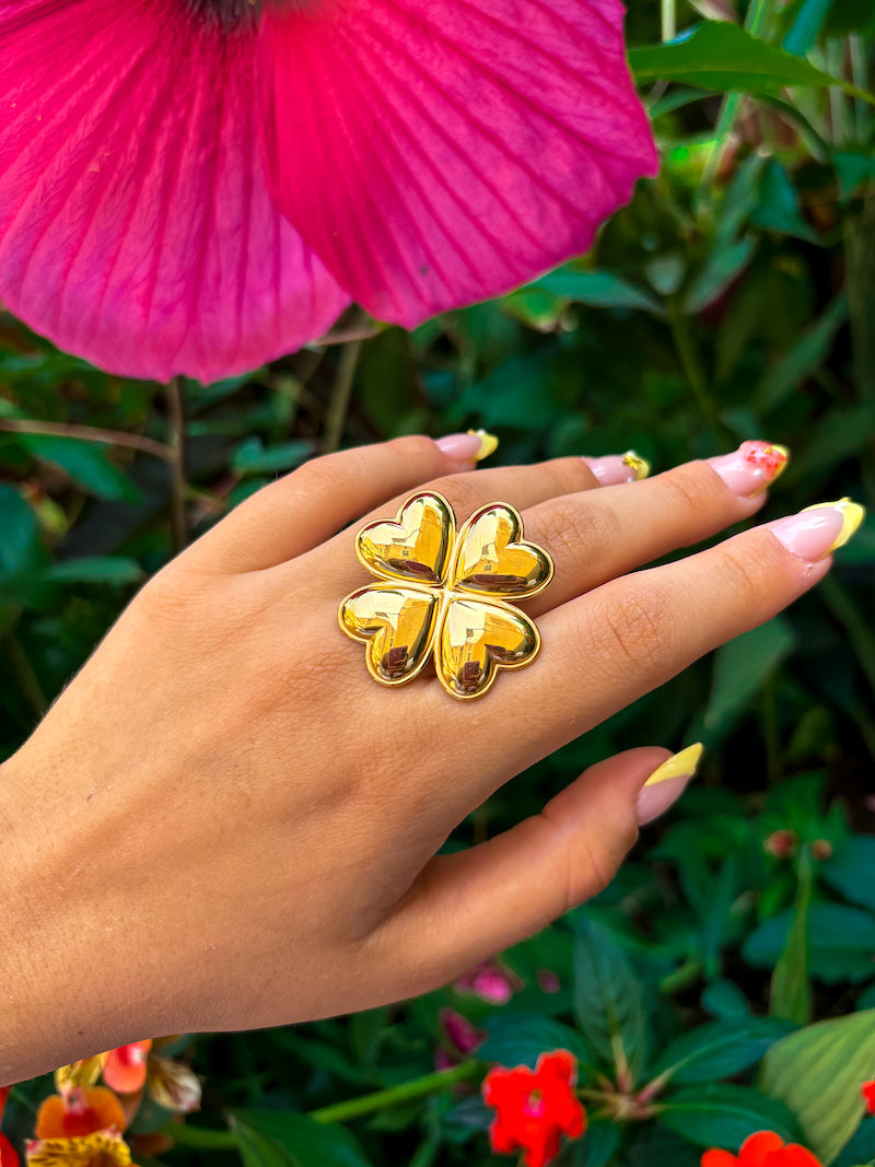 Bague trèfle doré en acier inoxydable – Élégance & porte-bonheur