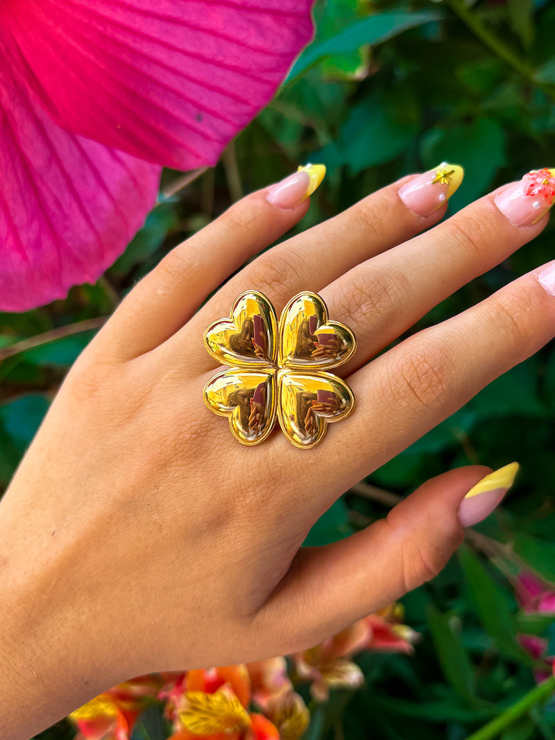 Bague trèfle doré en acier inoxydable – Élégance & porte-bonheur