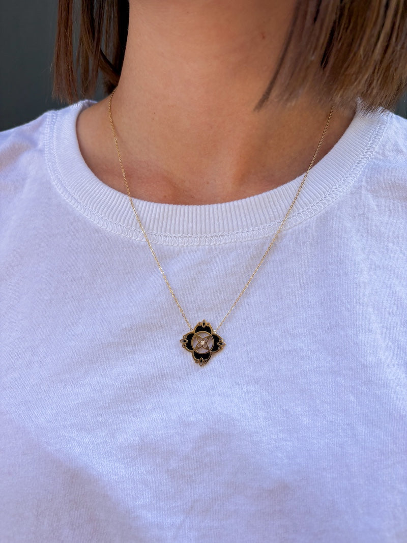 collier bijoux zag acier tendance