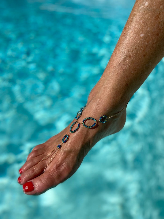 Bijou de pied en plaqué or et Swarovski vert et bleu Bulle