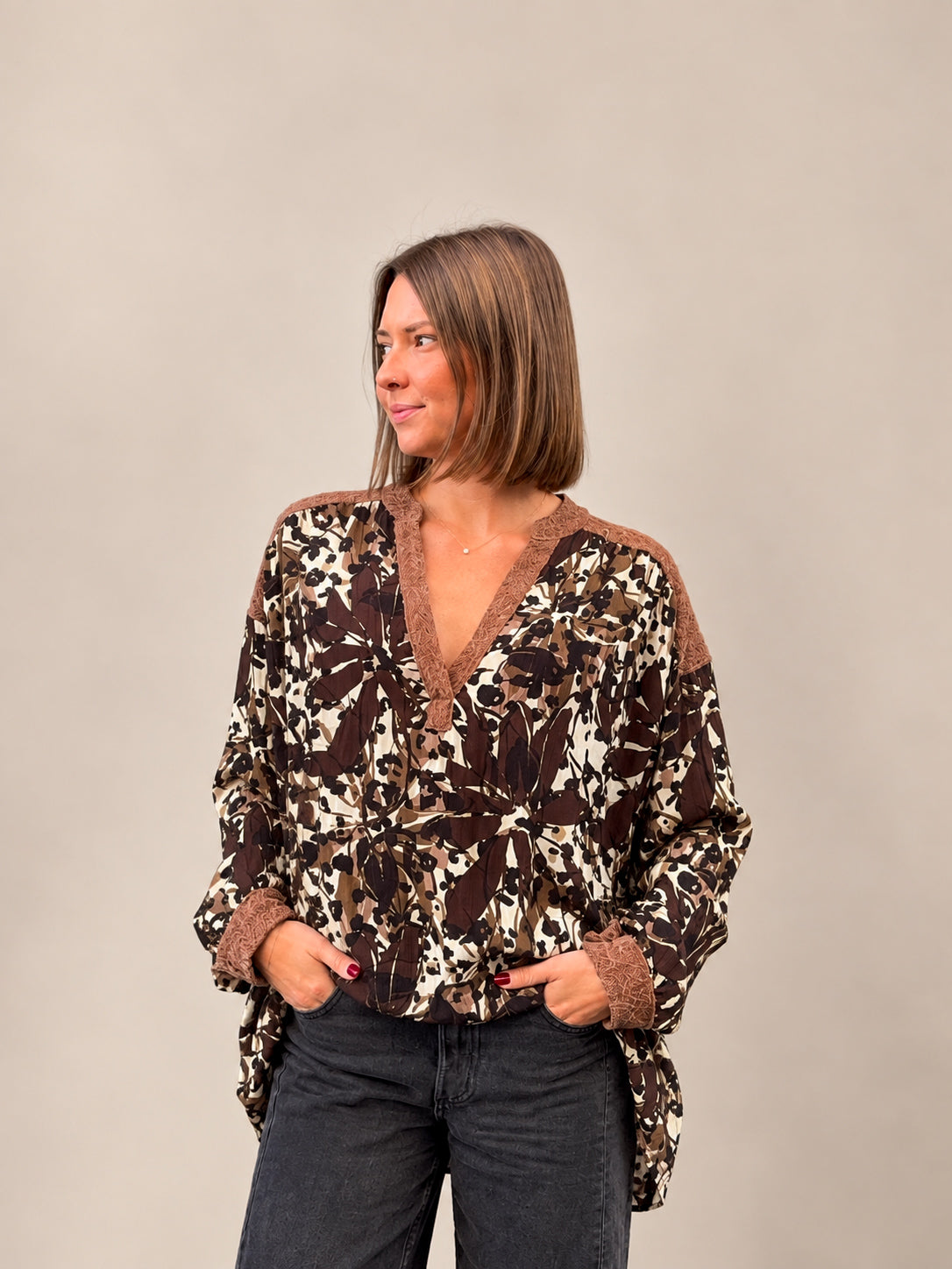 Blouse imprimée florale marron – L'élégance bohème & féminine