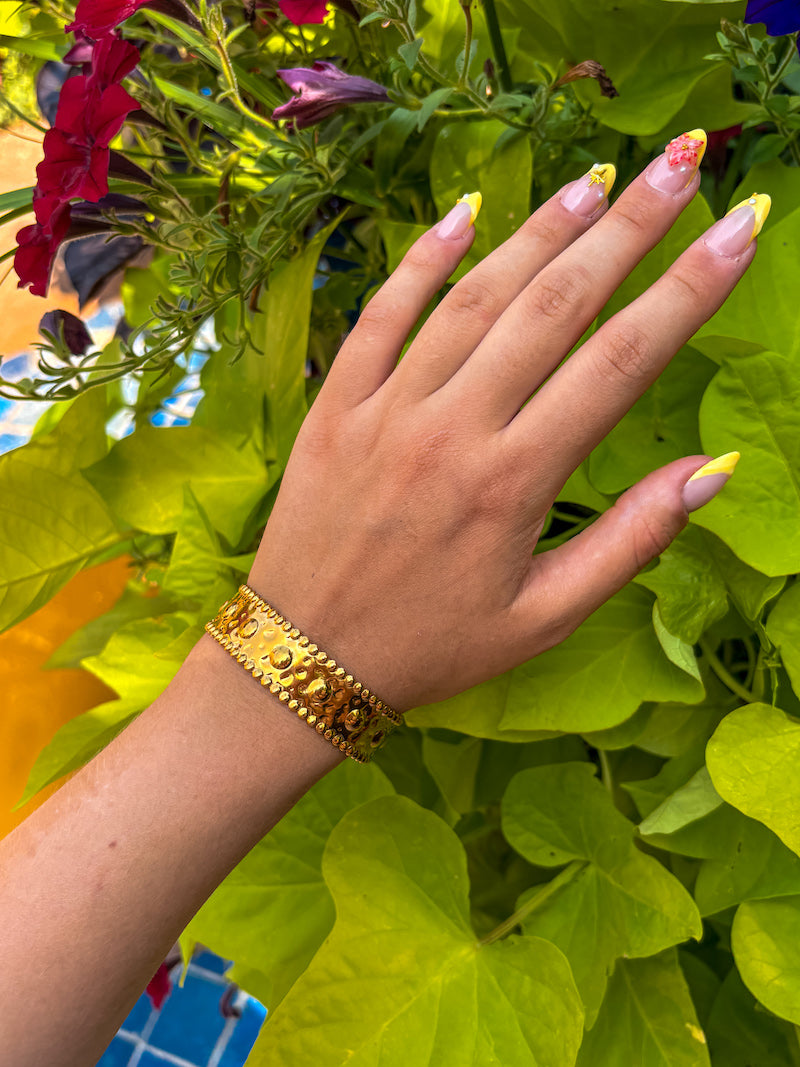 Bracelet manchette martelé doré – Esprit ethnique