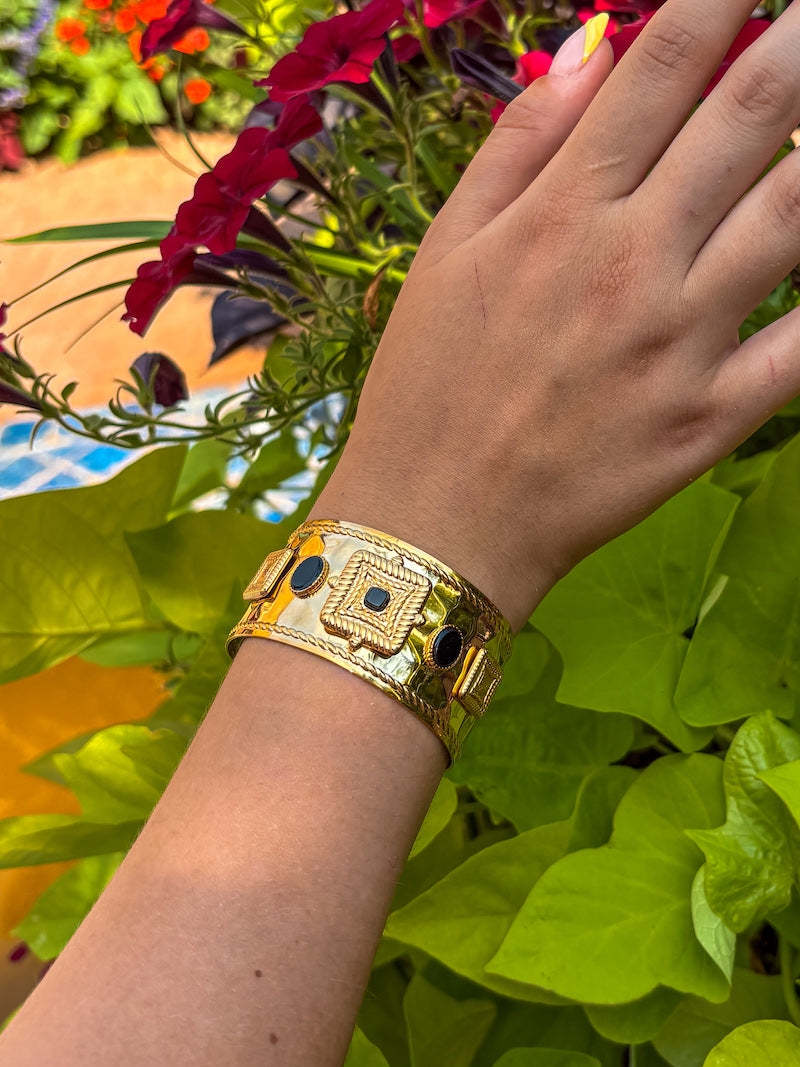 Bracelet manchette ethnique doré en acier & pierres semi-précieuses noires