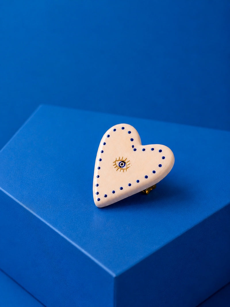 broche coeur protecteur tendance