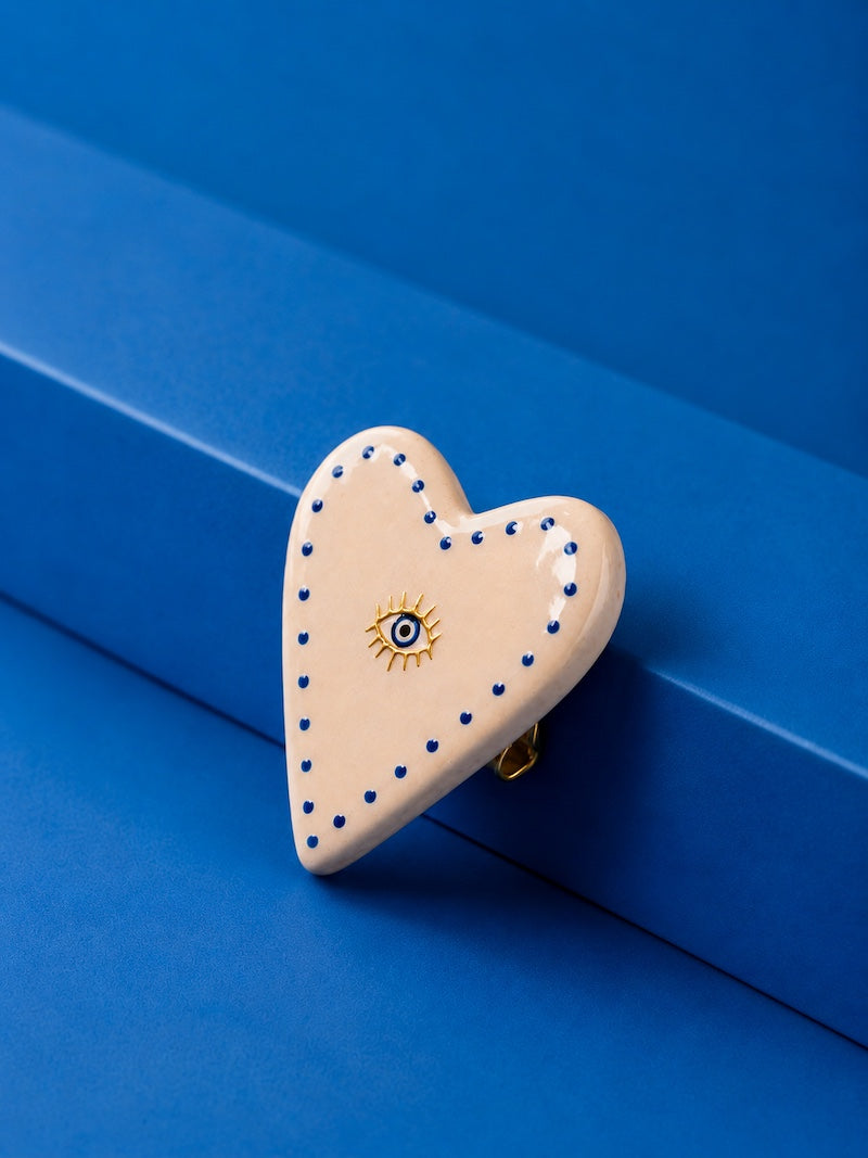broche tendance coeur sacre bleu