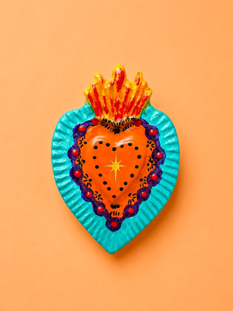 Broche tendance coeur sacré Milagros - Création artisanale