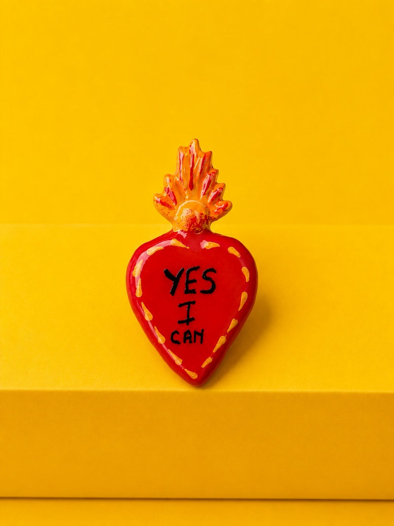 broche tendance coeur protecteur rouge