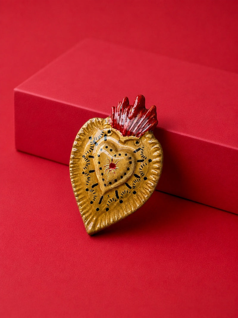 broche tendance coeur sacre dore fait main