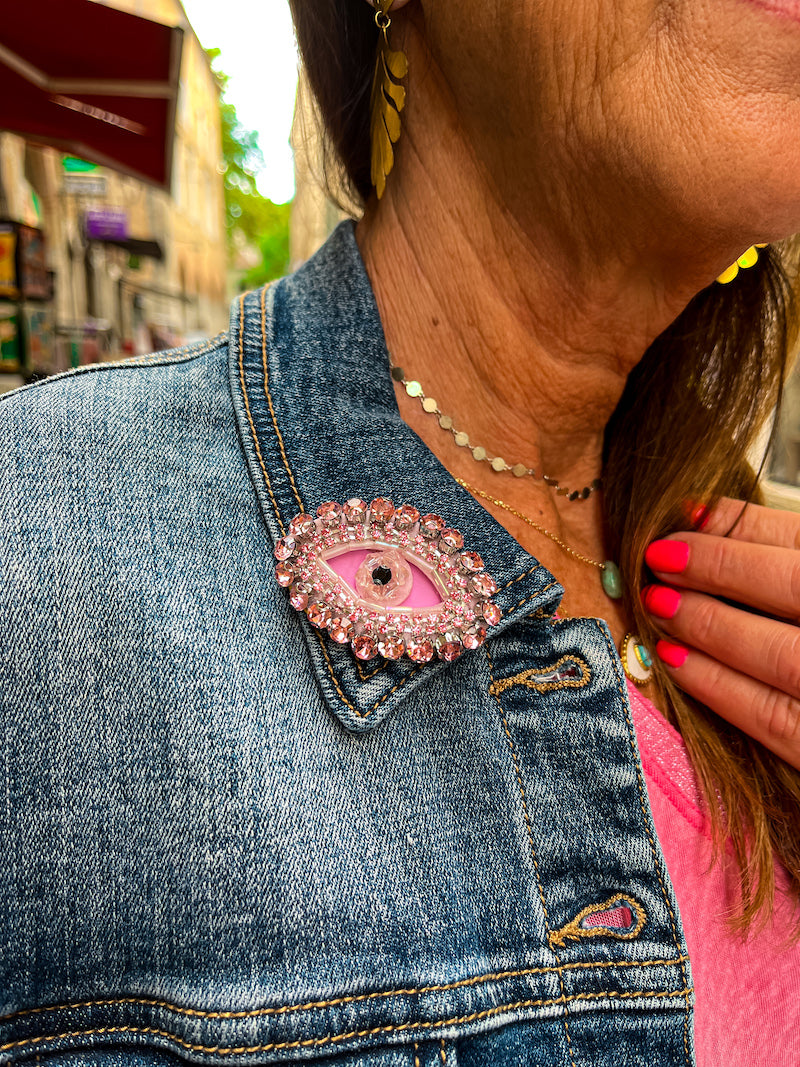 Broche oeil protecteur rose en perles de cristal