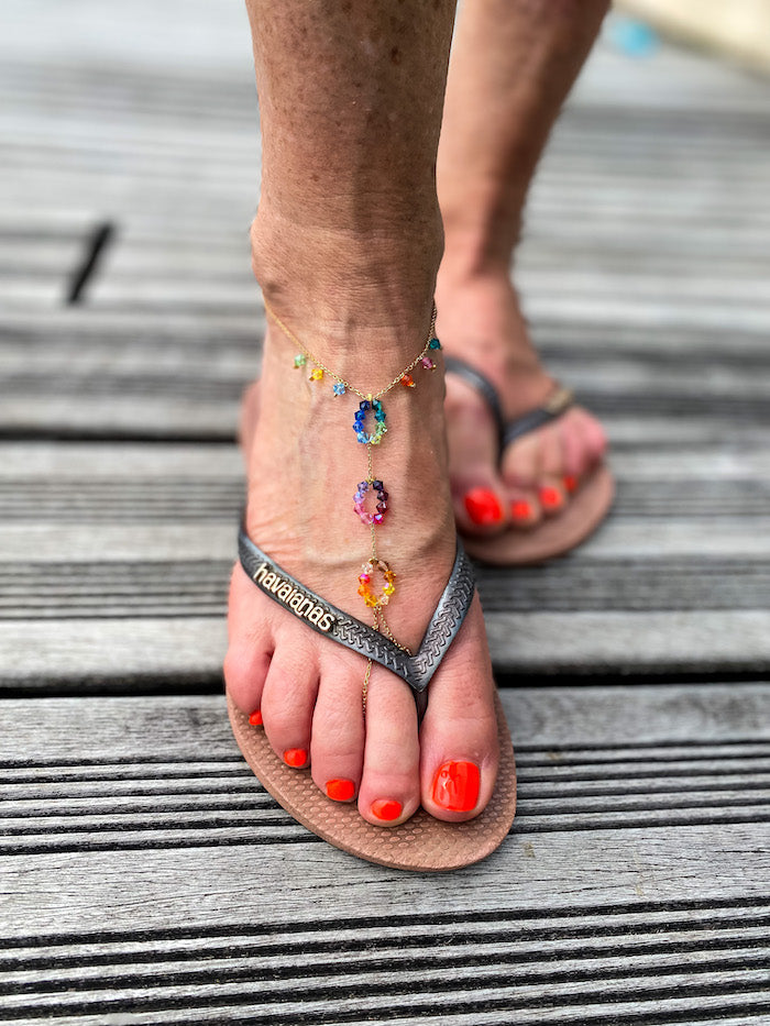 Bijou de pied en plaqué or et cristal Swarovski multicolore Esmeralda