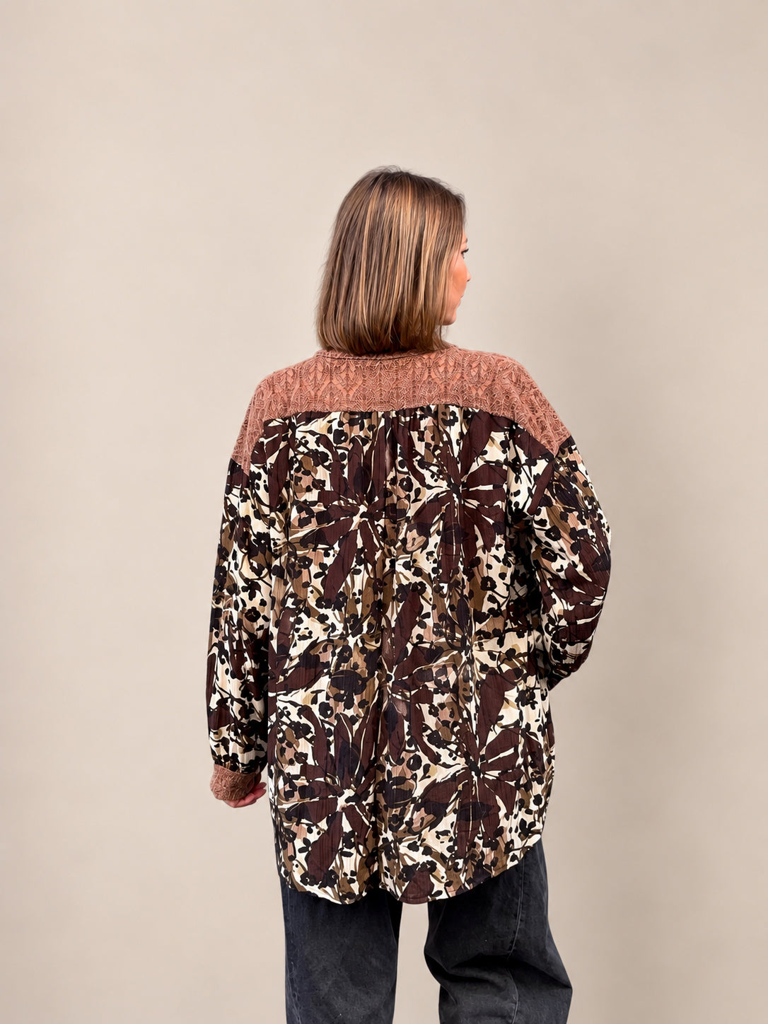 Blouse imprimée florale marron – L'élégance bohème & féminine