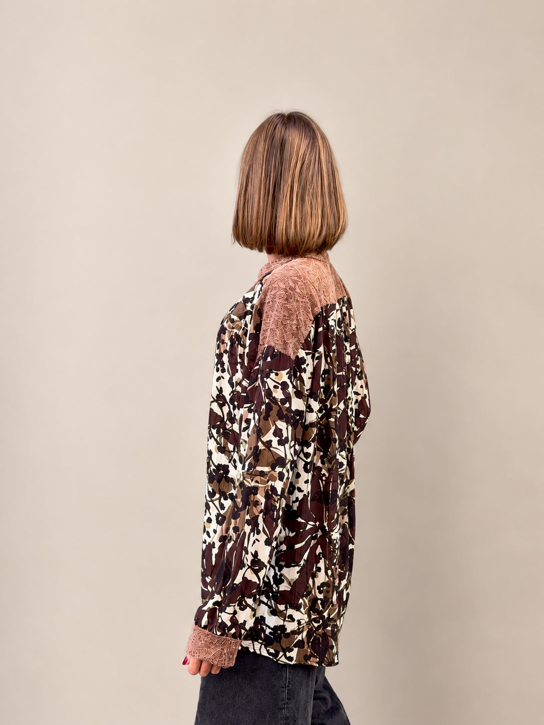 Blouse imprimée florale marron – L'élégance bohème & féminine