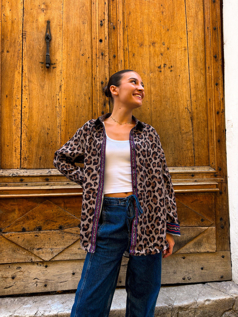 Chemisier motif léopard tendance