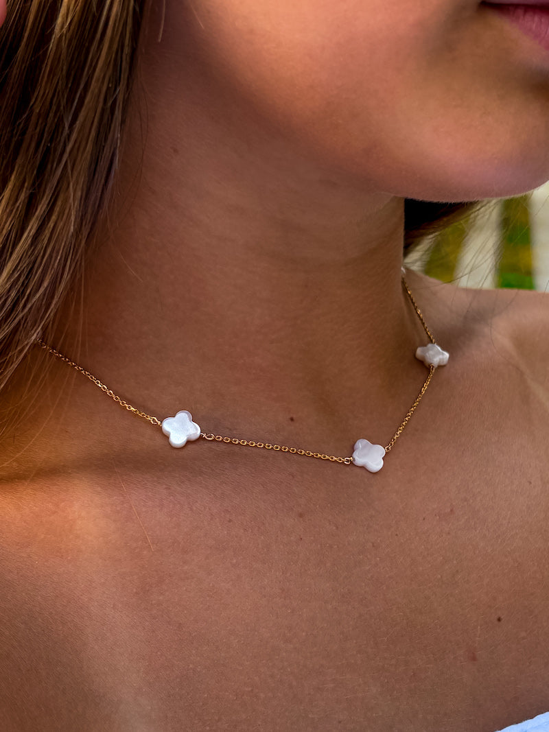 Collier 5 trèfles nacre et plaqué or Lucky