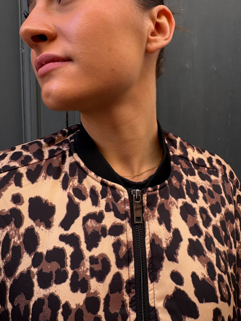 Doudoune tendance motif léopard