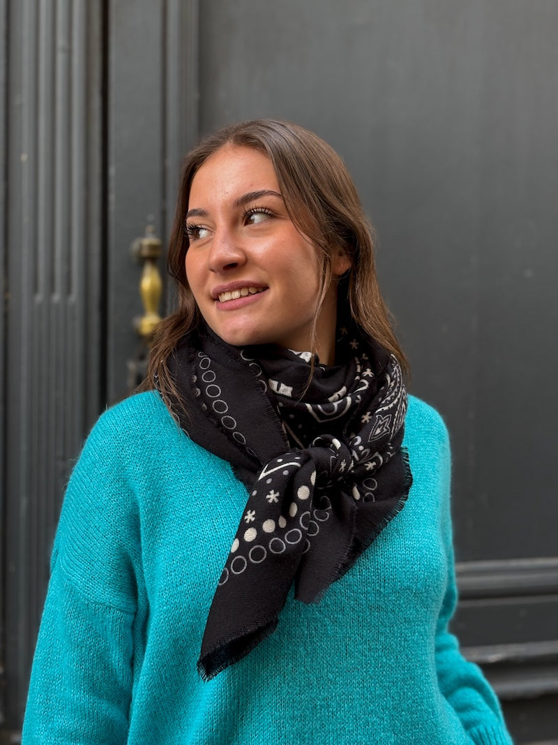 Foulard bandana noir en laine