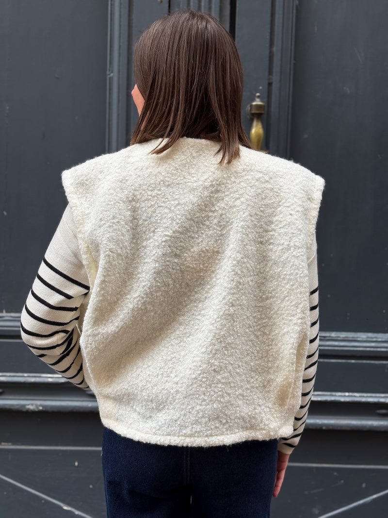 Gilet sans manches duveteux - Tendance et moderne