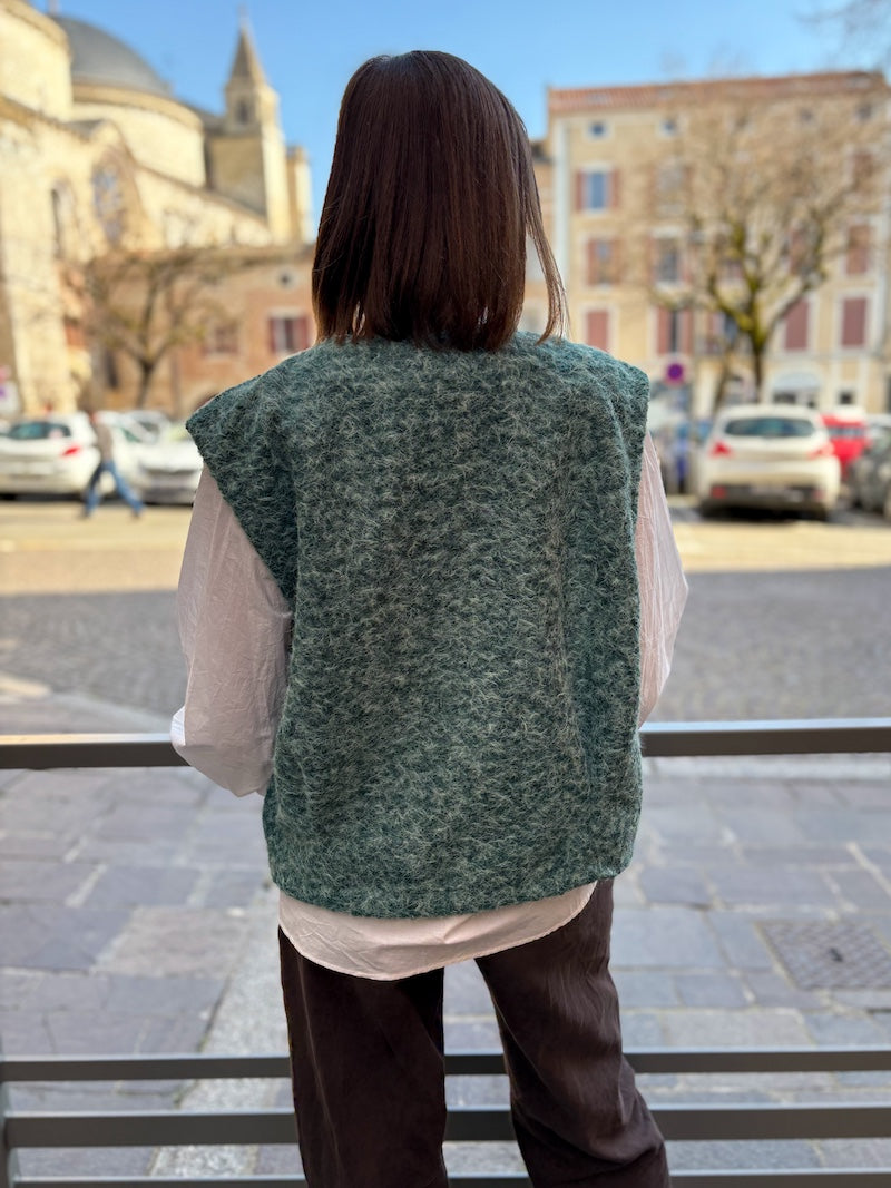 Gilet sans manches duveteux - Tendance et moderne
