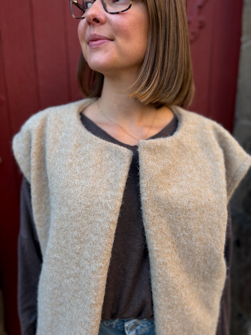 Gilet sans manches duveteux - Tendance et moderne