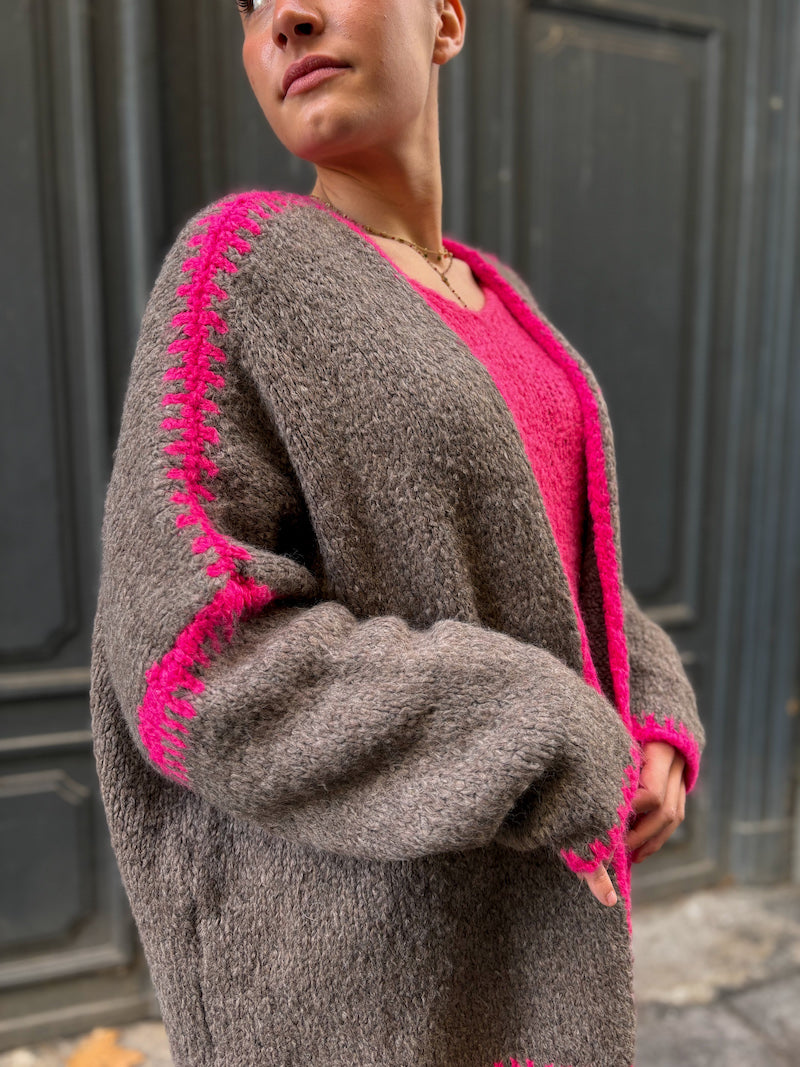 Gilet taupe femme avec détails roses