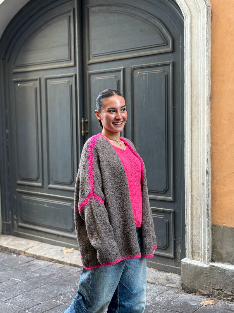 Gilet taupe femme avec détails roses