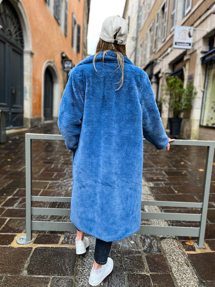 Manteau long en fausse fourrure bleu jean