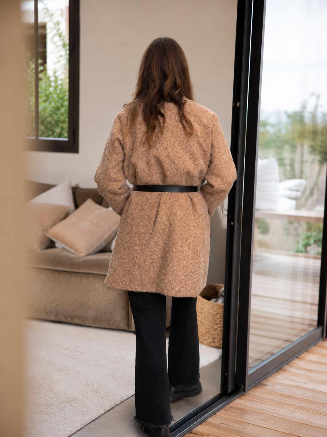 Manteau duveteux mi-long tendance pour femme