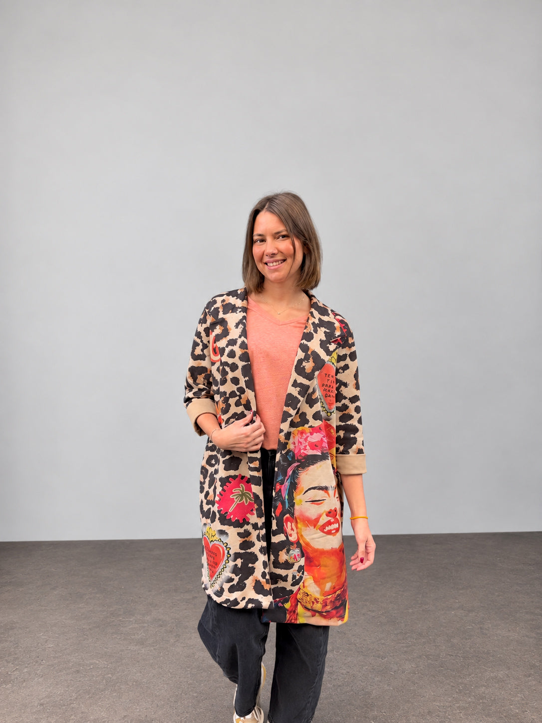 Veste longue imprimé léopard bohème-chic - Tendance et moderne