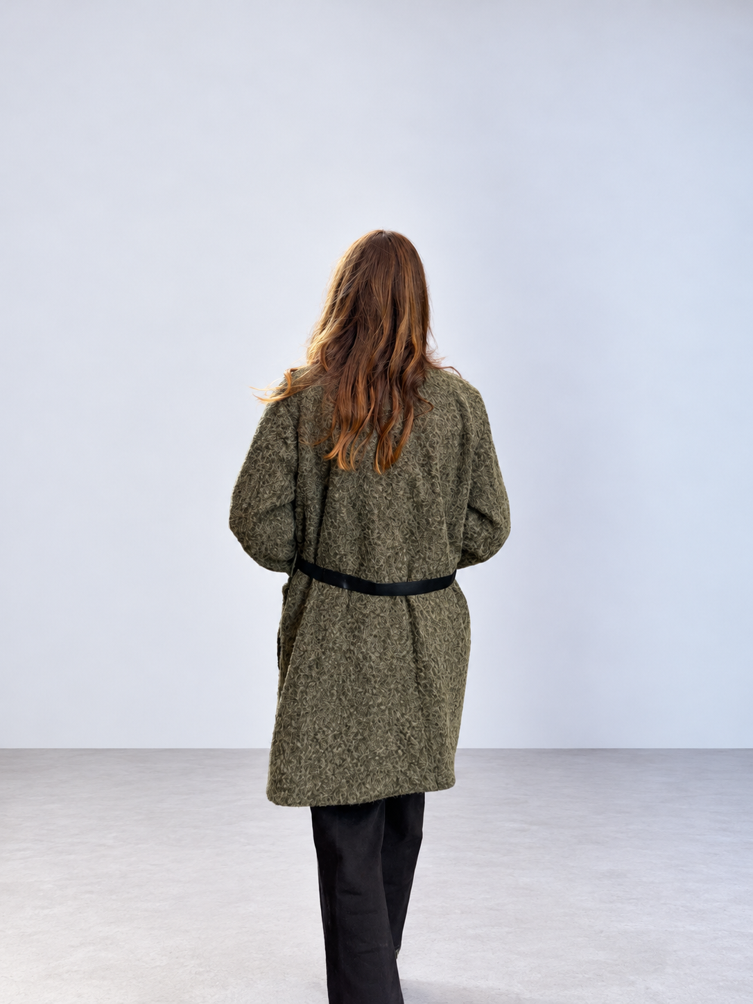Manteau duveteux mi-long tendance pour femme