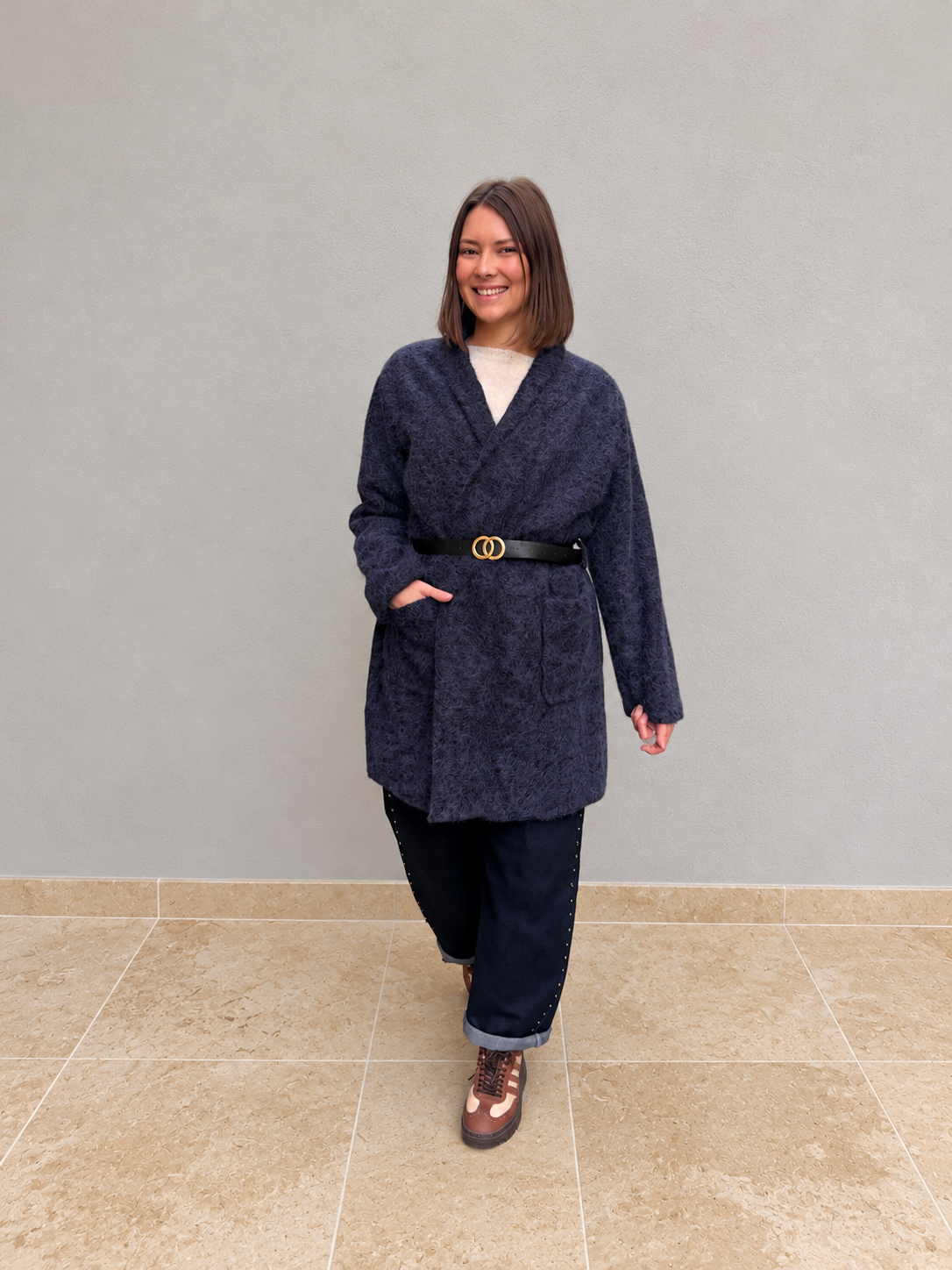 Manteau duveteux mi-long tendance pour femme