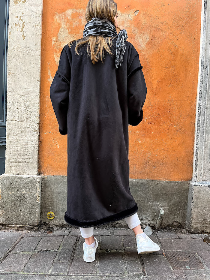 Manteau vintage long en fausse fourrure et suédine noir tendance