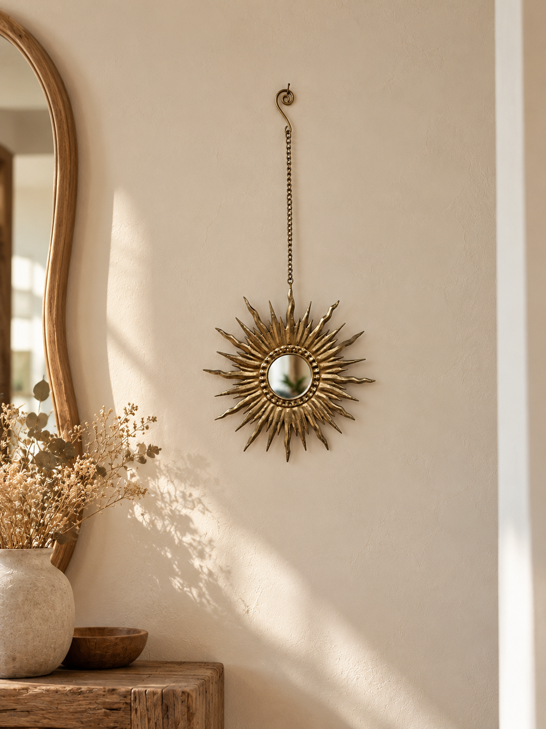 Miroir soleil suspendu en métal martelé — Style vintage & laiton antique