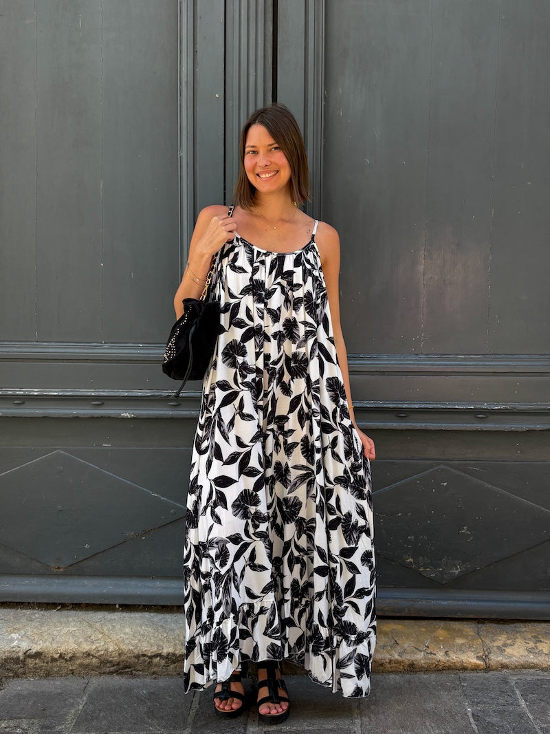 Robe noire et blanche boho-chic