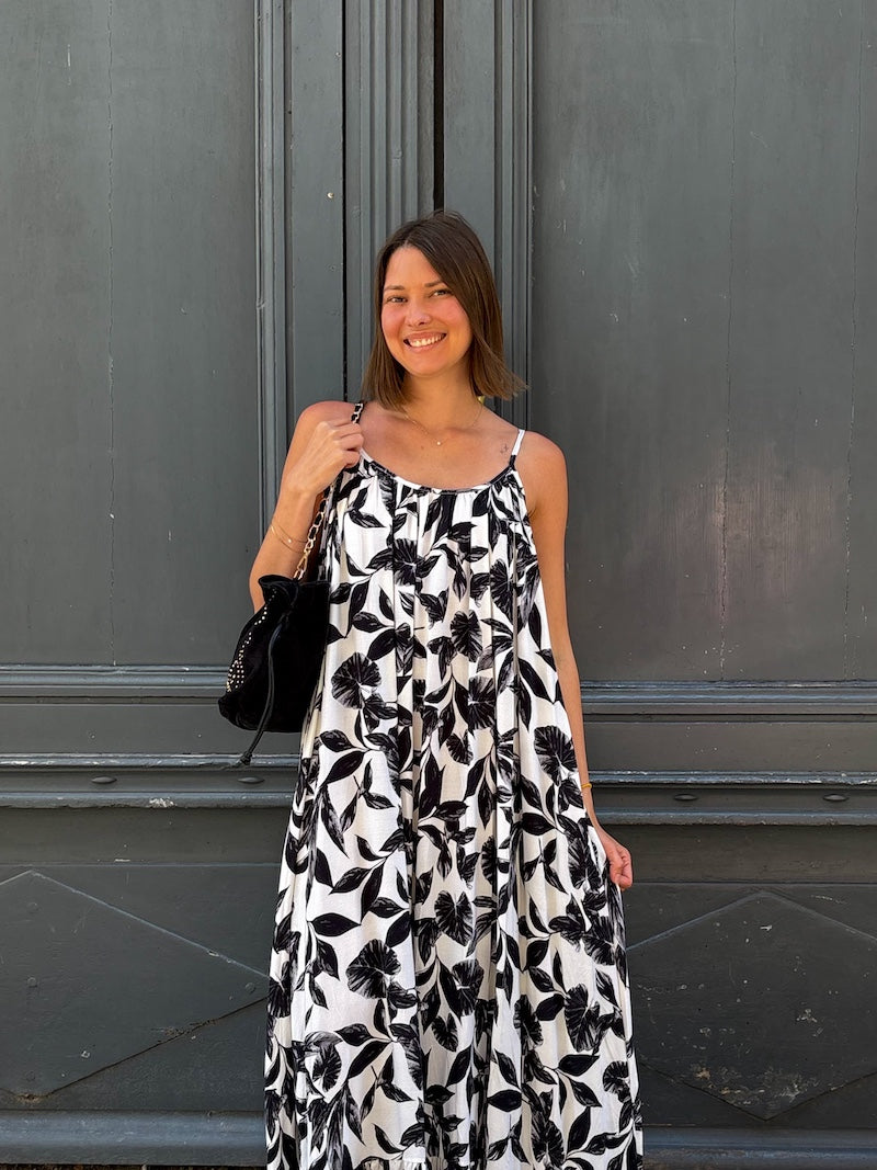 Robe noire et blanche boho-chic