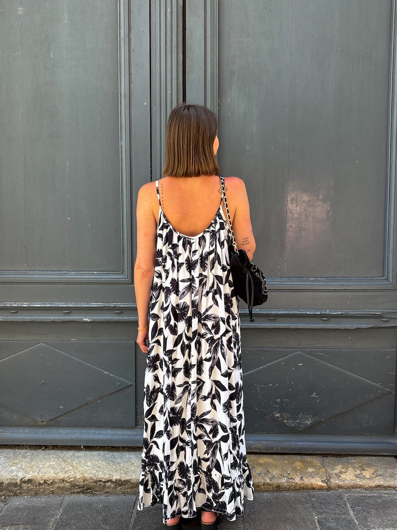 Robe noire et blanche boho-chic
