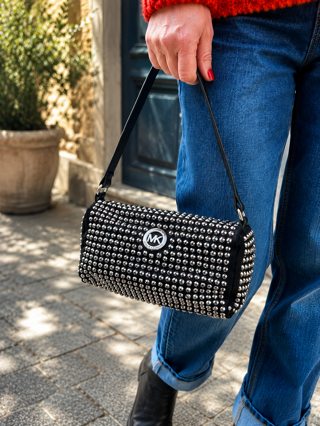 Sac à main noir strassé