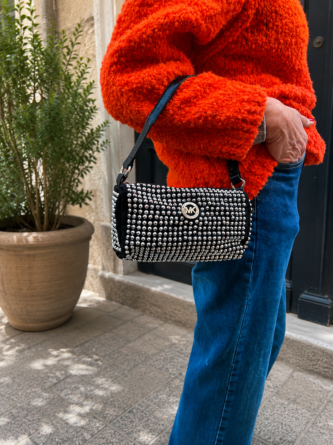 Sac à main noir strassé