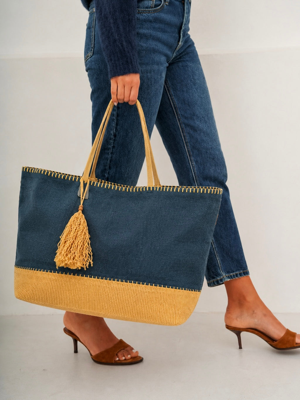 Sac cabas en tissu bleu marine