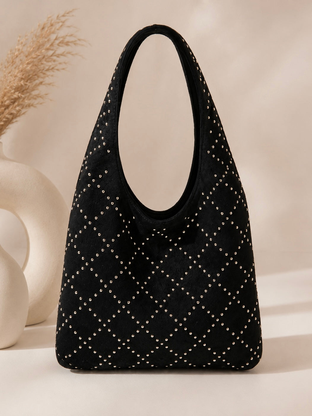 Sac noir en daim clouté - Chic