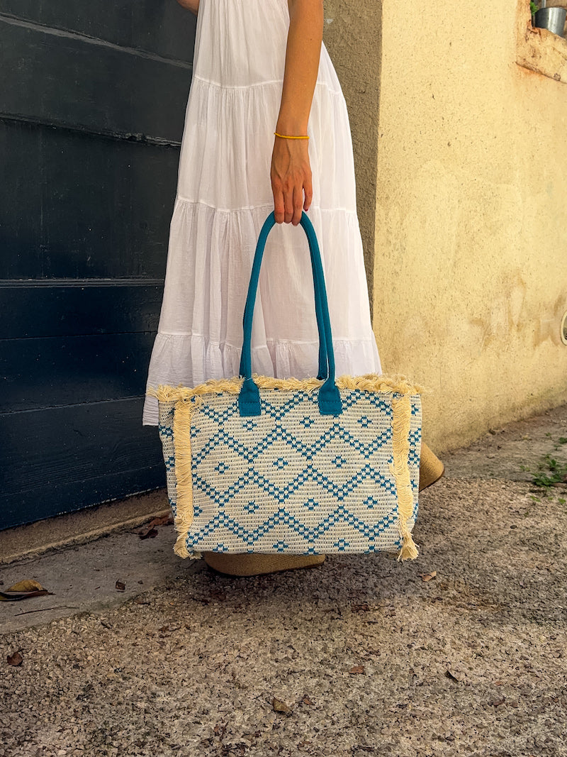Cabas tissé motif ethnique beige et bleu