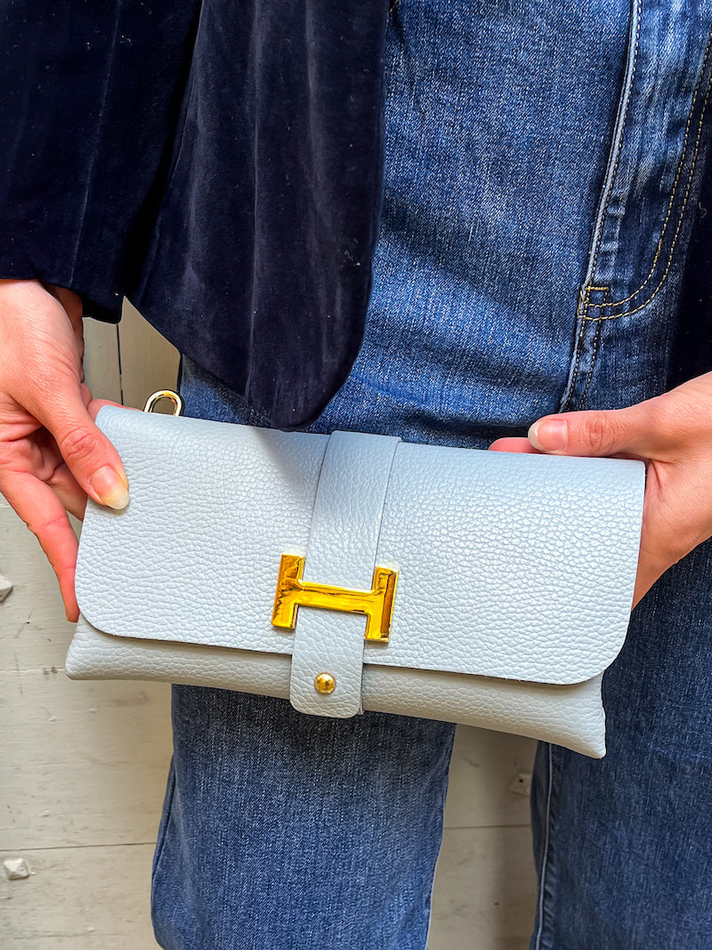 Sac bandoulière en chaîne et cuir bleu ciel