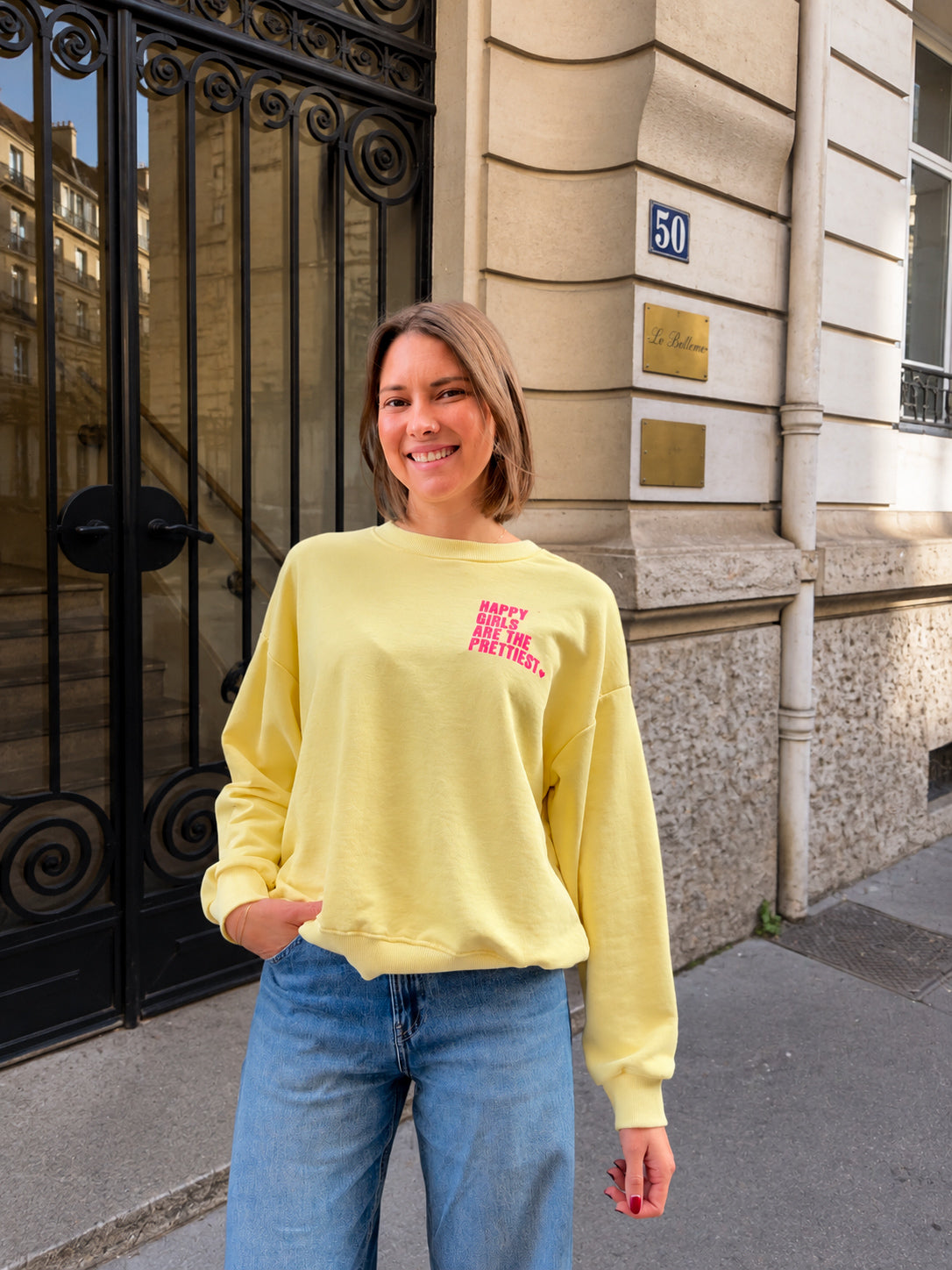 sweat-shirt jaune écriture rose fluo tendance pour femme