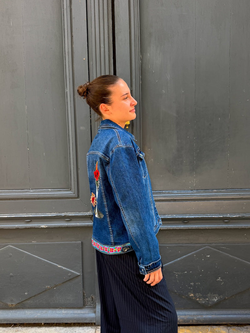 Veste en jean pour femme customisée Frida Kahlo