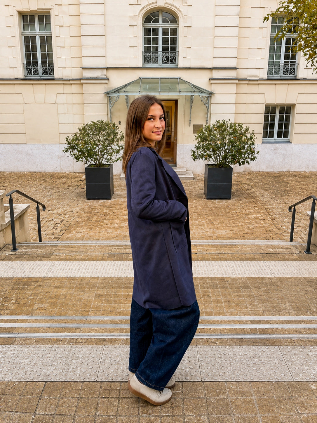 trench bleu marine pour femme tendance mi-saison automne