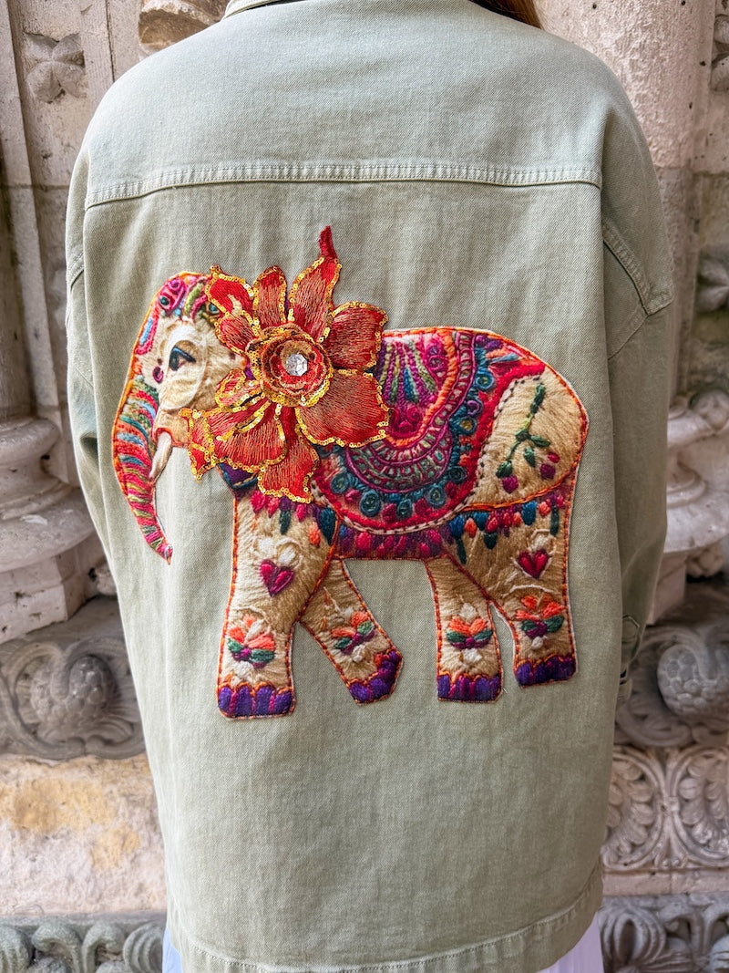 Veste oversize kaki customisée d'un éléphant